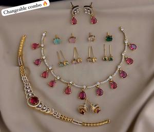 Ensembles de colliers de qualité supérieure, offre combinée idéale pour les occasions festives et les tenues décontractées, bijoux légers et minimalistes. - Product Image 3
