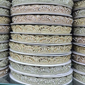 Encaje Bordado con Lentejuelas para Prendas de Mujer, Zapatos, Bolsos y Vestidos de Iglesia Católica - Adorno Lavable Ecológico al por Mayor - Product Image 1