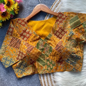 Blusa Tradicional Corta de Algodón Puro Premium Ajrakh con Bordado Tejido a Mano y Forro de Algodón Indio Cómodo - Product Image 1