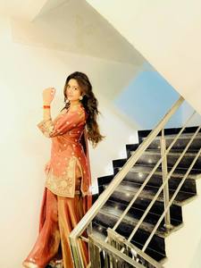 Conjunto de Salwar Kameez Étnico Moderno para Mujer, con Dupatta de Seda Bordada, Traje Tradicional para Fiestas, Graduaciones, Diwali y Bodas - Product Image 4