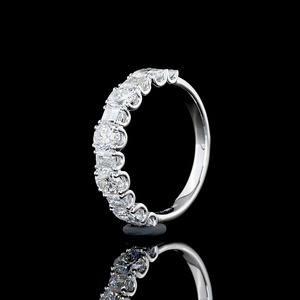 Bague de fiançailles et de mariage classique en diamant de forme mixte ovale et émeraude certifiée IGI de 1,50 carat pour femme, bijoux fins - Product Image 2