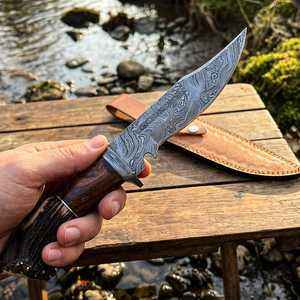 Cuchillos de Caza Profesionales Hechos a Mano al por Mayor, de Acero de Damasco, Hoja Fija, Mango de Cuerno, para Supervivencia al Aire Libre y Camping con Funda - Product Image 2