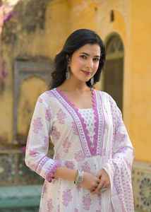 Tenues indiennes et pakistanaises pour femmes, prêtes à porter, en coton de designer, collection unique Kurta Shalwar Duppatta, collection été 2025 - Product Image 5