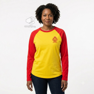 T-shirt Raglan NSPDK Sorority pour femme, décontracté, rouge et or contrastant, à manches longues, avec écusson brodé et blocs de couleur - Product Image 5