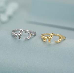 แหวนเงินแท้รูปหมาป่าร้องไห้และพระจันทร์ แหวนรูปสัตว์แบบปรับขนาดได้ - Product Image 1
