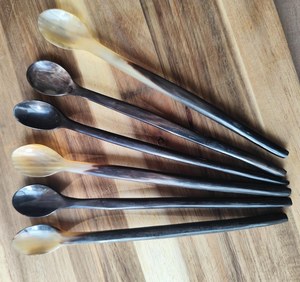 Cucharas de Estilo Animal Único, Cubiertos de Cuerno de Búfalo Natural Pulido, Diseño Único para Decoración de Mesa de Restaurante - Product Image 4