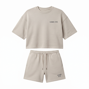 Ensemble deux pièces pour femme : T-shirt streetwear oversize vierge à manches courtes et short large de haute qualité - Product Image 4