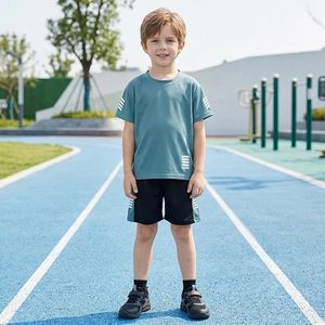 Wholesale Summer Suit Men Shirt and Shorts Set Casual Fashion Two Piece Outfit Lightweight Breathable Supplier - Product Image 3