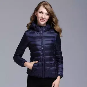 Veste matelassée courte en polyester imperméable pour femmes, avec capuche, sur mesure, grande taille, pour l'hiver - Product Image 2