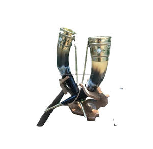 Corne à poudre de corne de buffle fabriquée à la main pour la chasse Vintage corne de boeuf noir meilleur son - Product Image 1