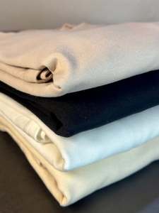 T-shirt unisexe de luxe vintage en coton peigné épais 100 % coton, délavé à l'acide, avec logo personnalisé et motif lettres vieilli - Product Image 3