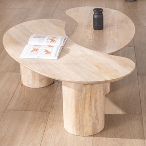 Mesas de centro de madera de mango con forma de frijol Vandana Golden Harmony, estilo Jappy - Product Image 1