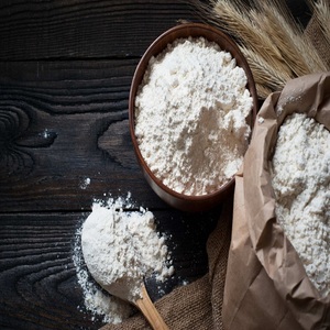 Harina de Trigo Blanca Orgánica Natural Sin OMG de Calidad Premium para Exportación, en Bolsa de 25 kg, para Cocina y Repostería - Product Image 1