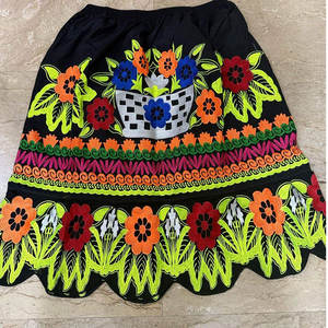 Dernière Mode : Robe de Bal Florale en Satin Pohnpei de Haute Qualité pour Femme, Jupe Hawaïenne Broderie Florale Inspirée des Îles de Guam - Product Image 1