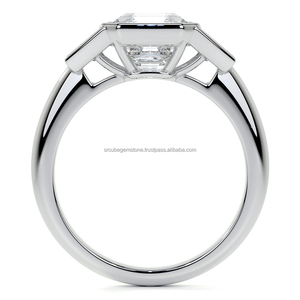 นําเสนอแหวนหมั้น Moissanite สามหิน Asscher และเพชรสี่เหลี่ยมคางหมู Moissanite ชุด - Product Image 4