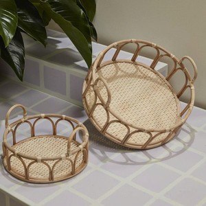 Panier rond en rotin artisanal en gros avec poignées et cadre arqué pour la décoration de table à la maison, à l'hôtel ou au restaurant - Product Image 3