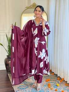 Ensemble Kurti droit brodé français pour femme, élégant et de qualité supérieure, avec pantalon Chanderi et dupatta imprimé - Product Image 6