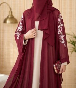 อาบายะปักลายดอกไม้สีแดงเบอร์กันดี ดีไซน์หรูหรา แขนยาว คอสูง สำหรับผู้หญิง สวมใส่ได้ทุกวัน ทรงหลวมยาวคลุมเท้า - Product Image 1