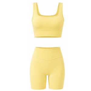 Ensemble de vêtements de sport pour femmes de qualité supérieure, haut court et short respirants et extensibles pour la salle de sport, la remise en forme et l'entraînement - Product Image 1