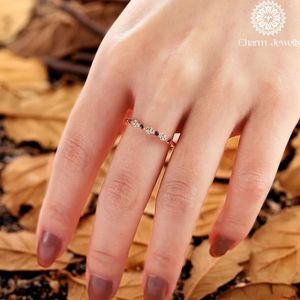 Anillo de Plata y Oro Rosa con Flores y Piedras de Moissanita, Estilo Romántico para Mujer, con Incrustaciones de Piedras Preciosas, Anillo de Compromiso con Engaste de Garras, Certificado IGI - Product Image 3
