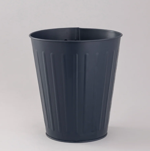 Poubelle en métal élégante et écologique avec un design pratique pour les maisons modernes, les bureaux, les hôtels, les restaurants, les cafés et les espaces professionnels - Product Image 1
