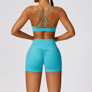 Ensemble deux pièces pour femme, haut court à manches courtes et short de sport élastique, tenue de sport pour la course à pied et la remise en forme - Product Image 6