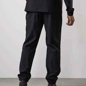 Pantalon de jogging noir pour homme, taille élastique, poches latérales, respirant, décontracté, pour l'automne, en maille mi-lourde, avec logo personnalisé - Product Image 4