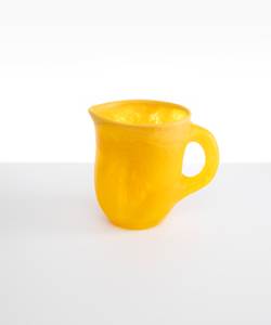Carafe décorative en résine faite à la main pour une décoration intérieure haut de gamme, un style de cuisine contemporain et une présentation sur table. - Product Image 2