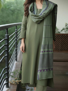 <b>Women</b> Green Rayon <b>Kurta</b> Set Dupatta Regular Fit Knee-Length Traditional Ethnic Wear Casual All Seasons India Pakistan Style - Product Image 4