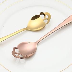 Elegante juego de cucharas con acabado dorado y diseño exclusivo, ideal para reuniones familiares y cenas en casa. Venta al por mayor desde India. - Product Image 2