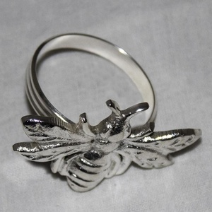 New Fashionable Embossed <b>Bee</b> Silver plated Stainless Steel Elegant Decoration napkin ring high quality royal napkin ring - Product Image 1