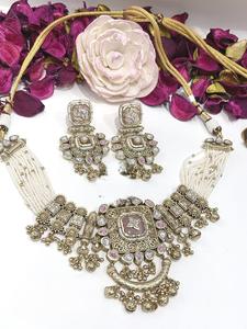 Conjunto de collar y aretes de moissanita chapados en oro de calidad premium, radiantes y hermosos, para uso en bodas, joyería para mujeres y niñas. - Product Image 3