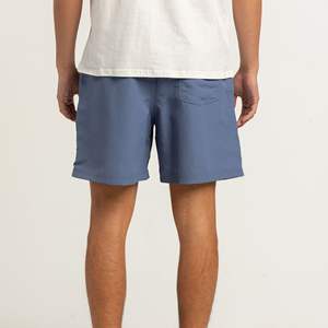 Shorts de sport respirants en nylon pour homme, idéaux pour la gym, l'entraînement, la course, la plage, motif uni, 2-en-1, pour la natation et le fitness - Product Image 2