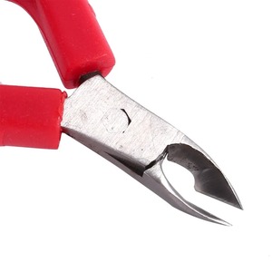 BAFA SURGICAL INSTRUMENTS - Cortaúñas Curvo de Acero Inoxidable, Mango de Plástico Rojo Profesional, Hoja Afilada y Duradera, Diseño Clásico - Product Image 1