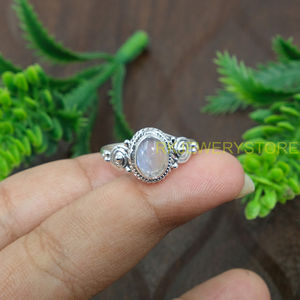 Anillo de piedra lunar arcoíris natural, plata de ley 925, hecho a mano, estilo vintage bohemio, anillo llamativo para mujer, joyería de piedras preciosas al por mayor. - Product Image 5