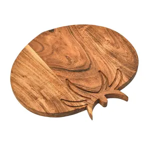Custom Design Wooden Serving Board Decorative Charcuterie and Cheese Fruits Platter for Dinner Table Tomato Shape Cutting Board