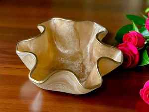 Ensemble de bols en résine SOFIYA CRAFT avec bordure dorée moderne, forme de fleur blanche, écologique, passe au lave-vaisselle, vaisselle de table, centre de table - Product Image 2