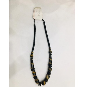 Collier pendentif chrétien fait main en turquoise perlée avec os naturel, bijou classique pour femme, cadeau spirituel pour fête - Product Image 1