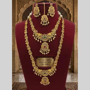 Parure de bijoux traditionnelle américaine plaquée or avec diamants, collier double couche, boucles d'oreilles et Maang Tikka assortis pour mariée indienne - Product Image 1