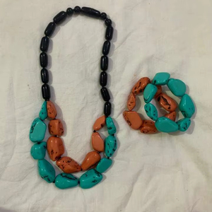 Nouveauté : Collier en résine tendance avec pendentif brillant pour femmes et enfants – Créations artisanales en résine - Product Image 1