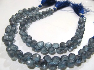 Cuentas de piedra azul facetada para la elaboración de collares, forma de cebolla de 6-7 mm, briolette - Product Image 1