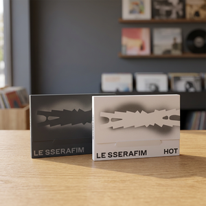 [Álbum Original Coreano 100% Auténtico] LE SSERAFIM LE SSERAFIM 5º Mini Álbum 'HOT' (Versión Weverse Albums) Álbum de K-pop (Aleatorio) - Product Image 2