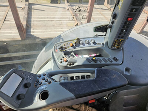 Tracteur V-a-l-t-r-a S374 à roues - Product Image 3