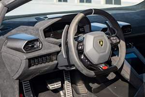Producto de Primera Calidad USADO, Perfecto Estado, Lamborghini Huracán STO 2022, 631 hp, Motor V10 de 5.2 Litros, LISTO PARA USAR - Product Image 2