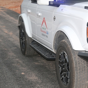 JT Grand Cherokee WK บันไดด้านหลังเป็นเหล็กคาร์บอน2005-2010บันไดด้านหลังสำหรับ Tacoma Tundra Land Cruiser