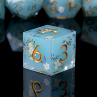 Jeu de dés polyédriques DND à fleurs bleues, 7 dés en résine écologiques, dés à bords vifs faits à la main pour jeux de rôle Dragon Dungeons et jeux de société