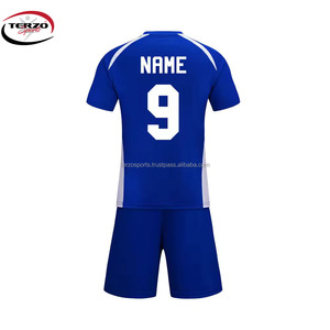 2024 nuevos conjuntos de camisetas de equipo de uniformes de fútbol de manga corta con diseño de ropa de fútbol de servicio OEM personalizado - Product Image 3