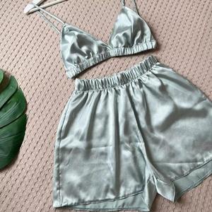 Conjunto de Bikini de Seda 100% Hecho a Medida de la Mejor Calidad, Estilo Romántico con Copas Triangulares sin Tirantes, Encaje y Aros, Ideal para Bodas y Noches Sensuales - Product Image 6