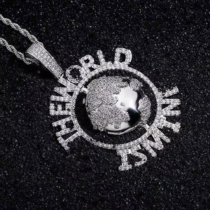 Pendentif Moissanite 'The World Is Mine' en Argent Sterling 925 Plaqué Rhodium, Style Hip Hop, Breloque Lettre, Pendentif Cercle pour Usage Quotidien - Product Image 3