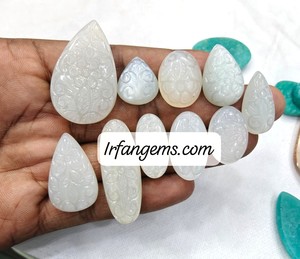 Lot de Cabochons en Pierre de Lune Blanche Naturelle de Haute Qualité à 100 %, Prix de Gros, pour la Fabrication de Bijoux Faits Main en Pierre de Lune Blanche - Product Image 1